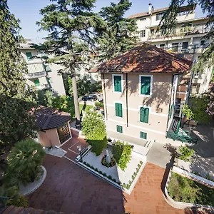 2* Aparthotel Aurora